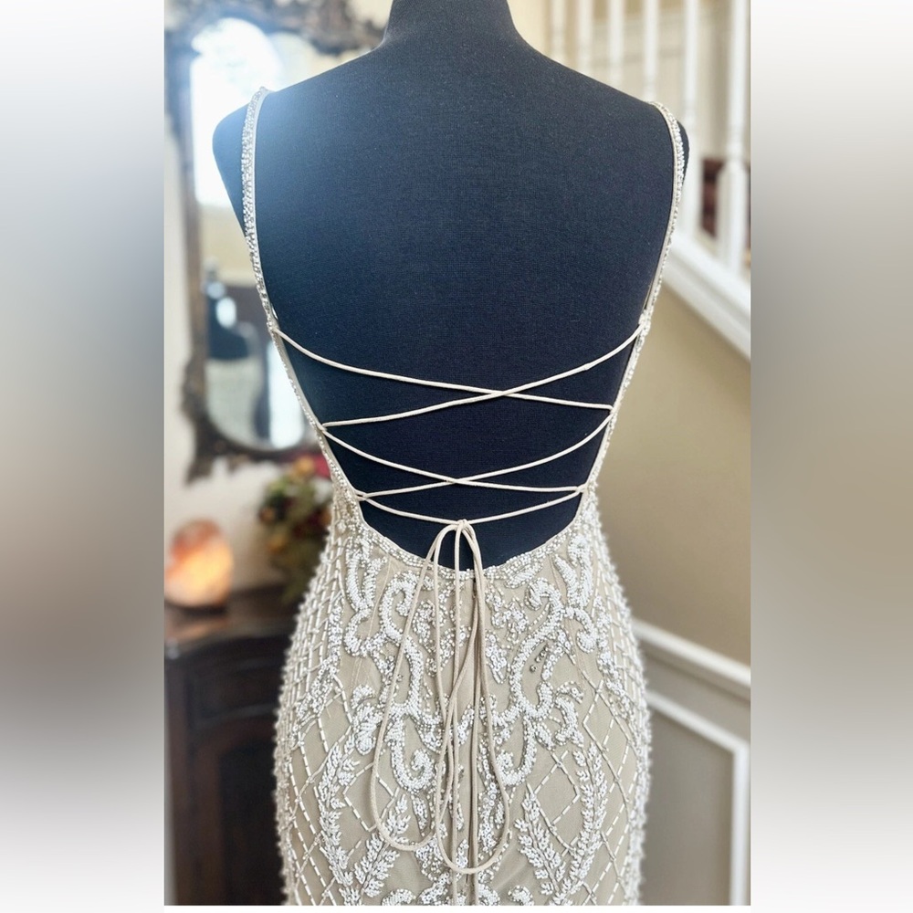 Elegant Sherri Hill Beige Cream Embellished Engagement Formal Prom Dress Size 4 - Picture 9 of 16